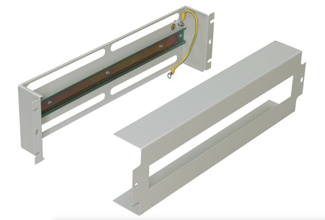 PS3U Säkringspanel 19" 3U med DIN-skena och skyddskåpa. F-rack Systems AB