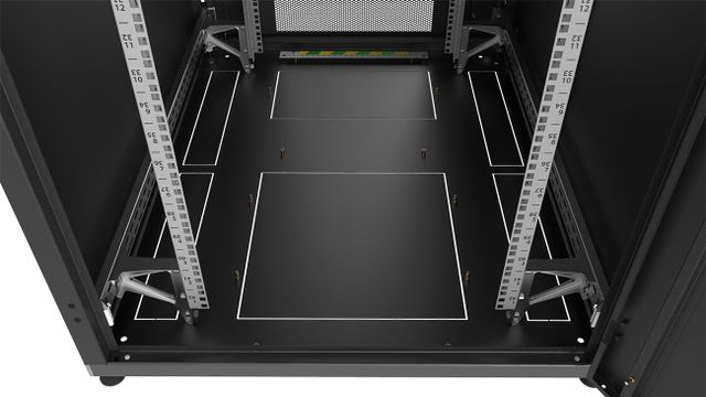 SZB IT 44AA 42U 800x1000mm serverrack RAL9005 med knock-out plåtar i bottenplattan för kabelingång från datagolv. F-rack Systems AB